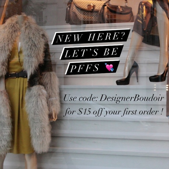 COACH Turn-Lock Front Pocket Crossbody in Signature C Black Jacquard.
Pristine. - Picture 7 of 7